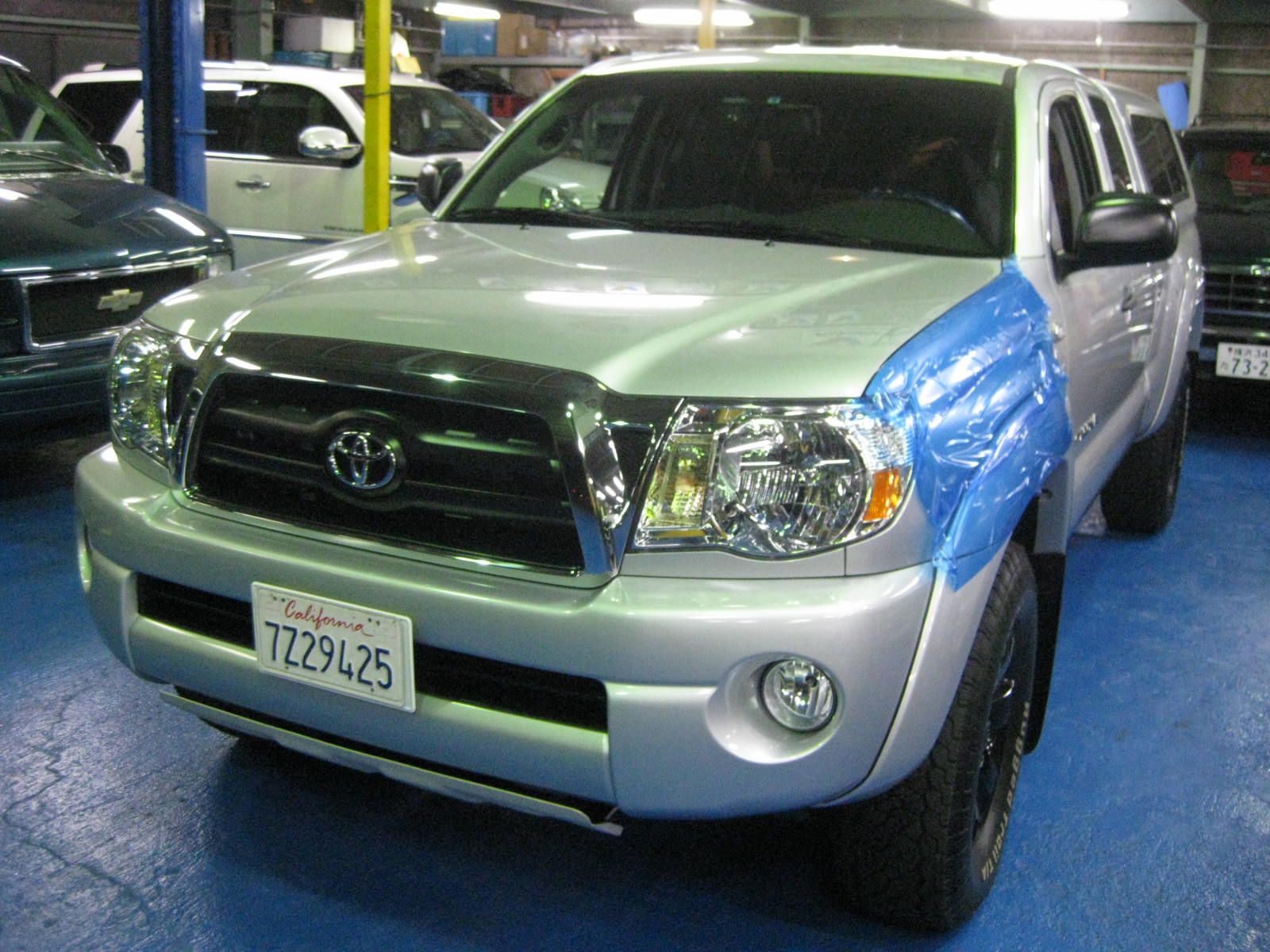 FJ−1